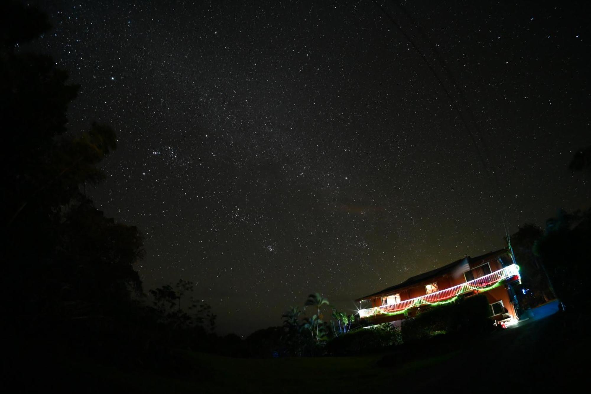 Coffee Garden BnB Captain Cook Buitenkant foto